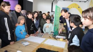 Bilim Haftasında Başkan Önal Çocuklarla Buluştu