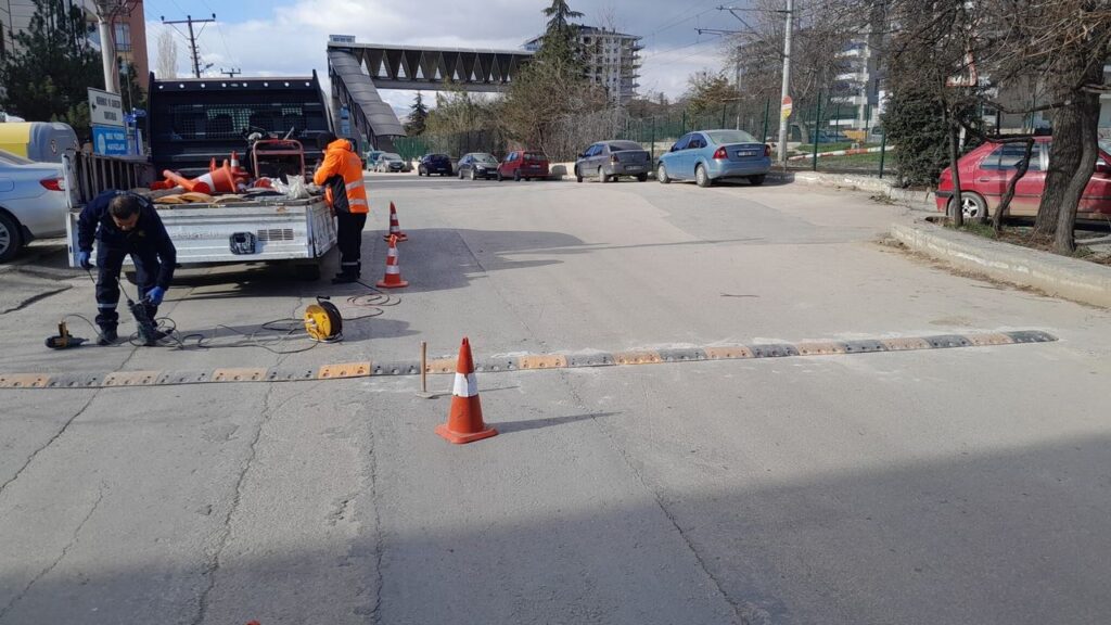 kirikkale’de-okul-onlerinde-trafik-guvenligi-artirildi