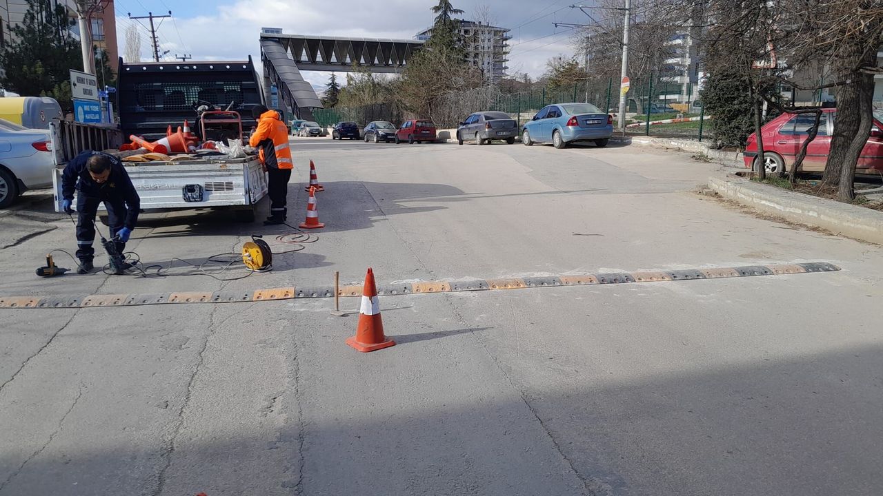 kirikkale’de-okul-onlerinde-trafik-guvenligi-artirildi