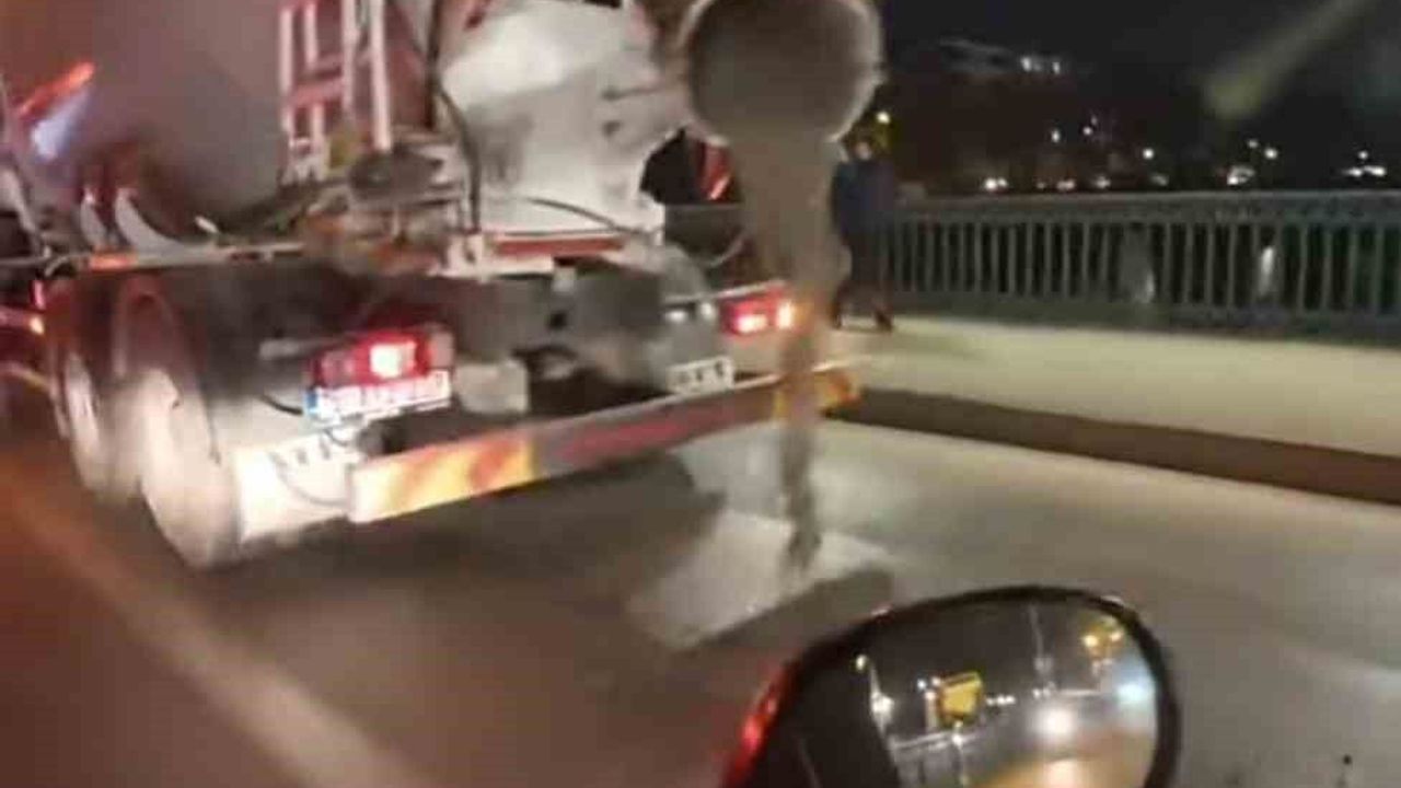 yola-beton-dokerek-seyreden-mikser-kameraya-yansidi