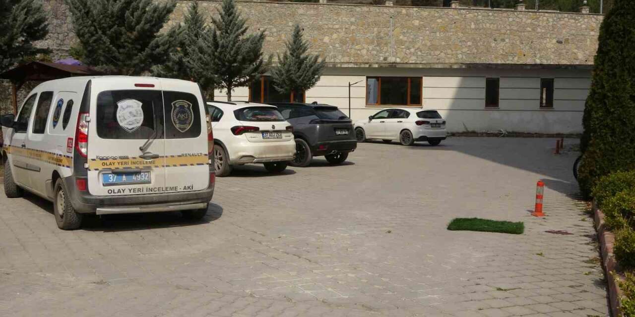 8’inci-kattaki-balkondan-dusen-genc-hayatini-kaybetti