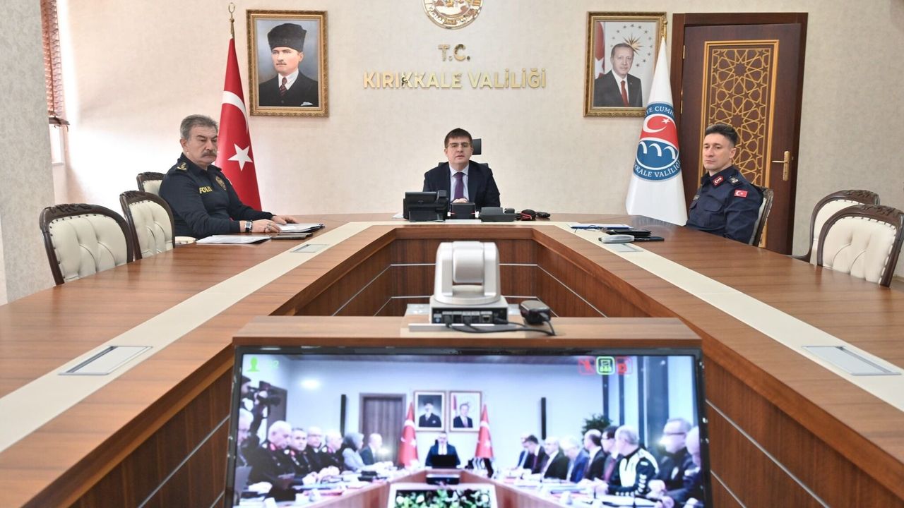vali-sariibrahim-bayram-tedbirleri-toplantisina-katildi