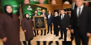 Kâbe Örtüsü Panosu Erdoğan’a takdim edildi!