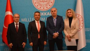 Başarılı Öğretmenlere Anlamlı Ödül
