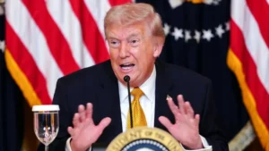 Trump’tan Venezuela mesajı: “51. eyalet olmak ister mi?”