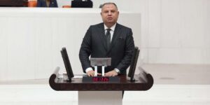 Milletvekili Halil Öztürk’ten öğrencilere 250 adet bilgisayar hediyesi