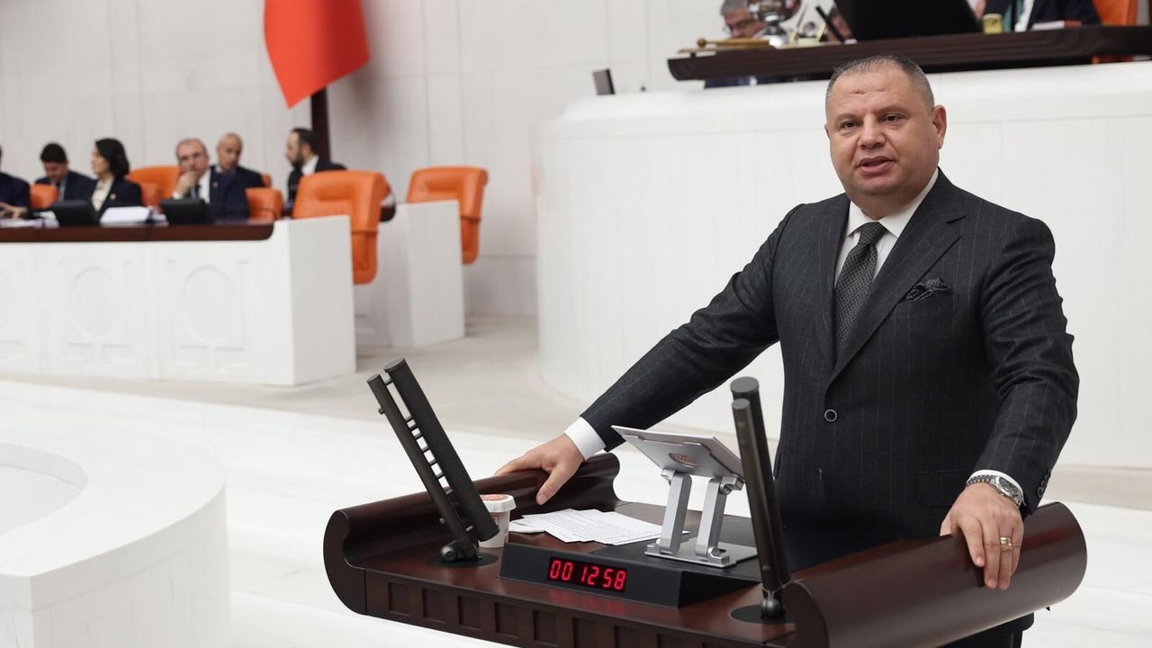 ozturk’ten-egitime-250-bilgisayarlik-destek