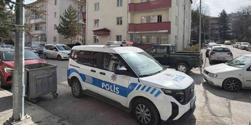 yalniz-yasli-kadin-evinde-olu-bulundu