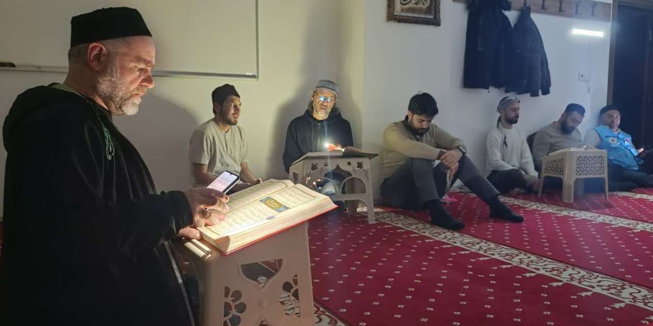 sehrin-isiklari-sonerken-onlar-uyandilar:-gencler-dunyadan-elini-cekti