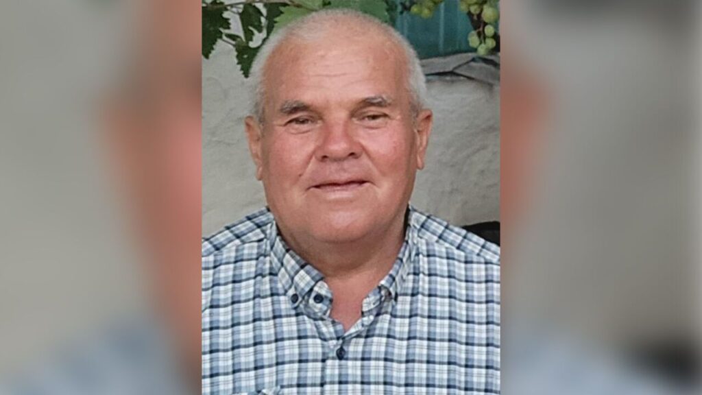 otobus-beklerken-bicaklandi