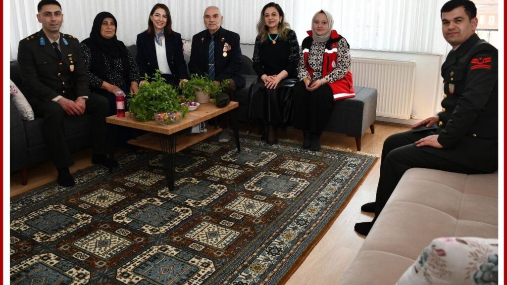 yaslilar-haftasinda-anlamli-ziyaret