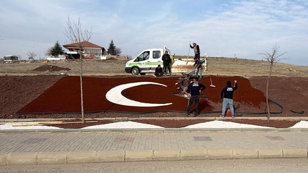 yahsihan’da-caddeye-ay-yildiz-islendi