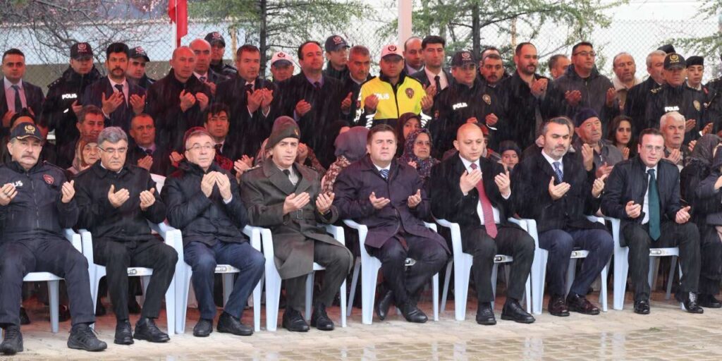 kirikkale’de-bayramin-en-anlamli-ziyareti-sehitlige