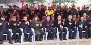 Kırıkkale’de bayramın en anlamlı ziyareti şehitliğe