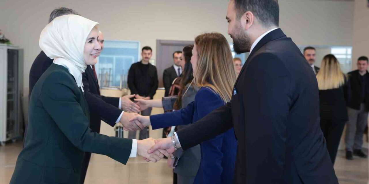 bakan-goktas-personel-ile-bayramlasti