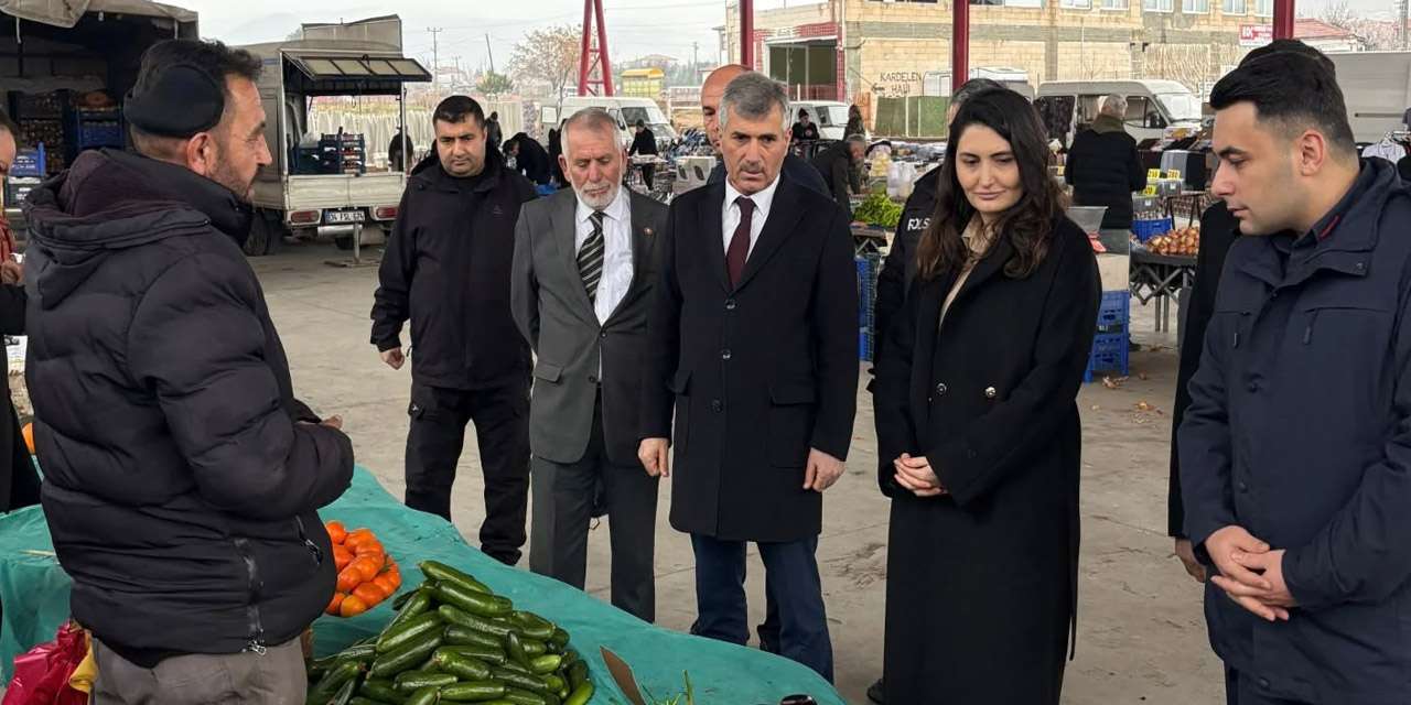 bahsili-protokolu-pazar-yerinde-vatandasla-bulustu