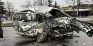 Otobüs ile minibüs çarpıştı: 1’i ağır 7 yaralı