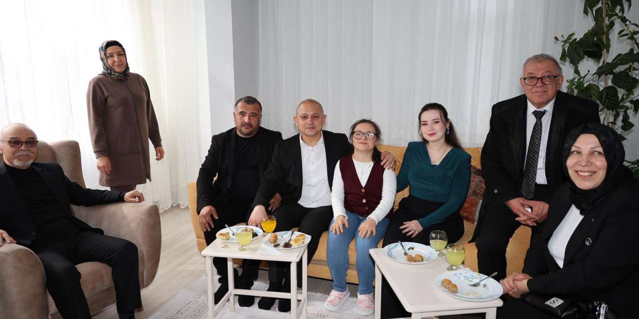 down-sendromlu-bireyler-yalniz-kalmadi