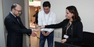 Başhekim Varol personelini tek tek kutladı