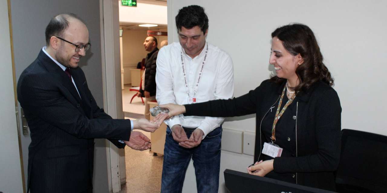 bashekim-varol-personelini-tek-tek-kutladi