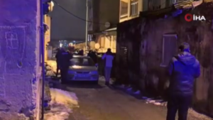 Şüpheli Ölüm: Boğazından Bıçaklanmış Halde Bulundu