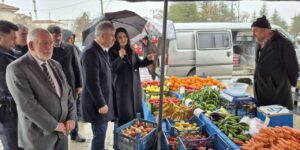 Kaymakam Bozkır hem alışveriş yaptı hem bayramlaştı