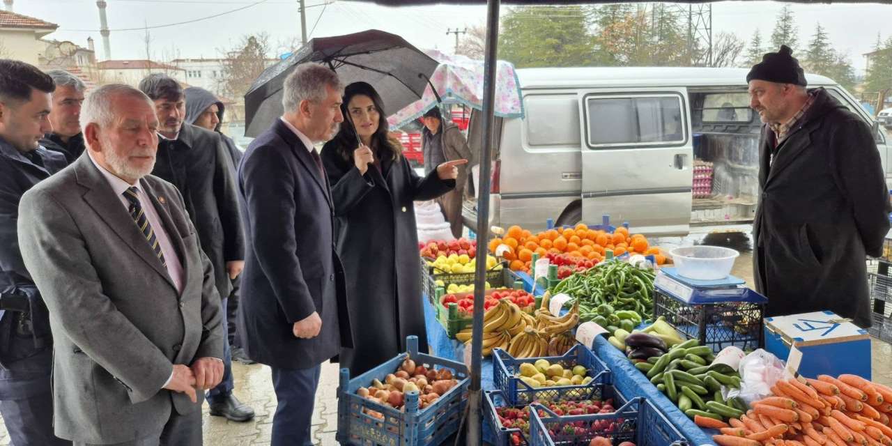 kaymakam-bozkir-hem-alisveris-yapti-hem-bayramlasti