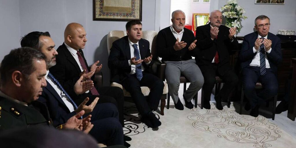 sehit-semih-yilmaz’in-ailesine-duygusal-ziyaret