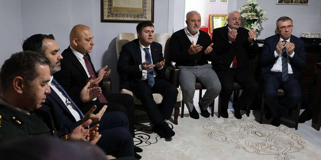 sehit-semih-yilmaz’in-ailesine-duygusal-ziyaret