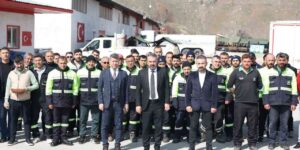 Pursaklar Belediye Başkanı Çetin, personelle bayramlaştı