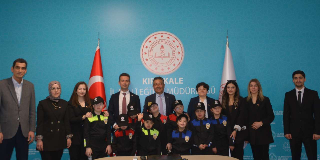 ozel-ogrenciler-makamda-agirlandi