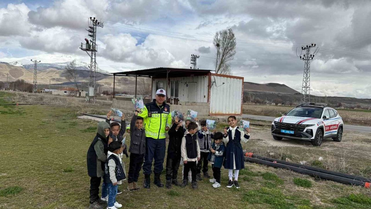 cocuklarin-bayram-harcliklari-jandarmadan