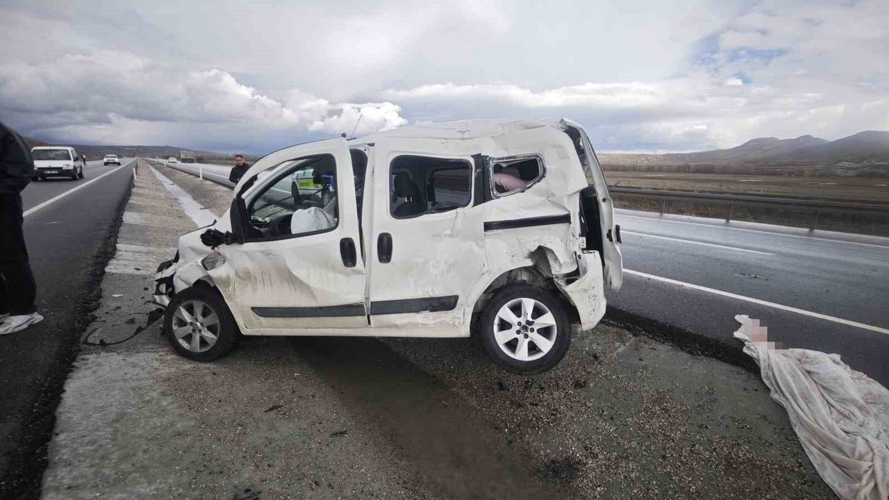 emniyet-kemerini-takmayan-surucu-aractan-firladi