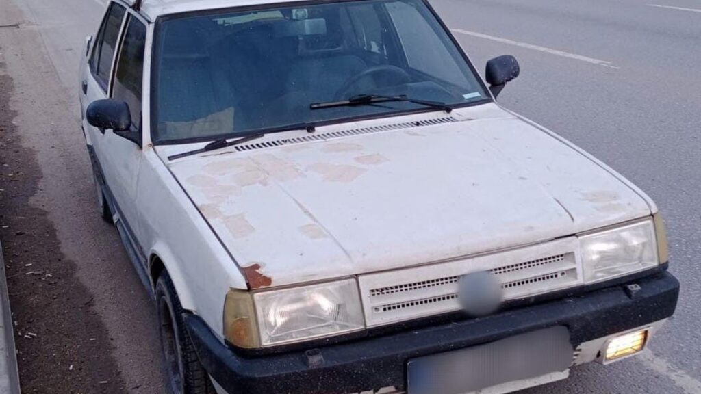 oto-hirsizlari-polisten-kacamadi