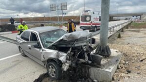 Direksiyon Hakimiyetini Kaybetti Bariyere Girdi