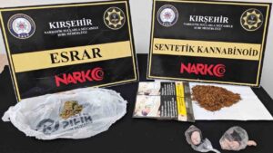 Araçta uyuşturucu ele geçirildi: 2 tutuklama
