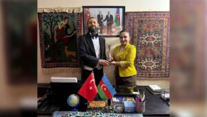 Dünyaca Ünlü Yazar Akif Manaf’a “Barış Sanatı Ödülü”