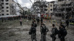 İran’dan Tel Aviv’e Füze Saldırısı: 6 İsrailli Yaralandı