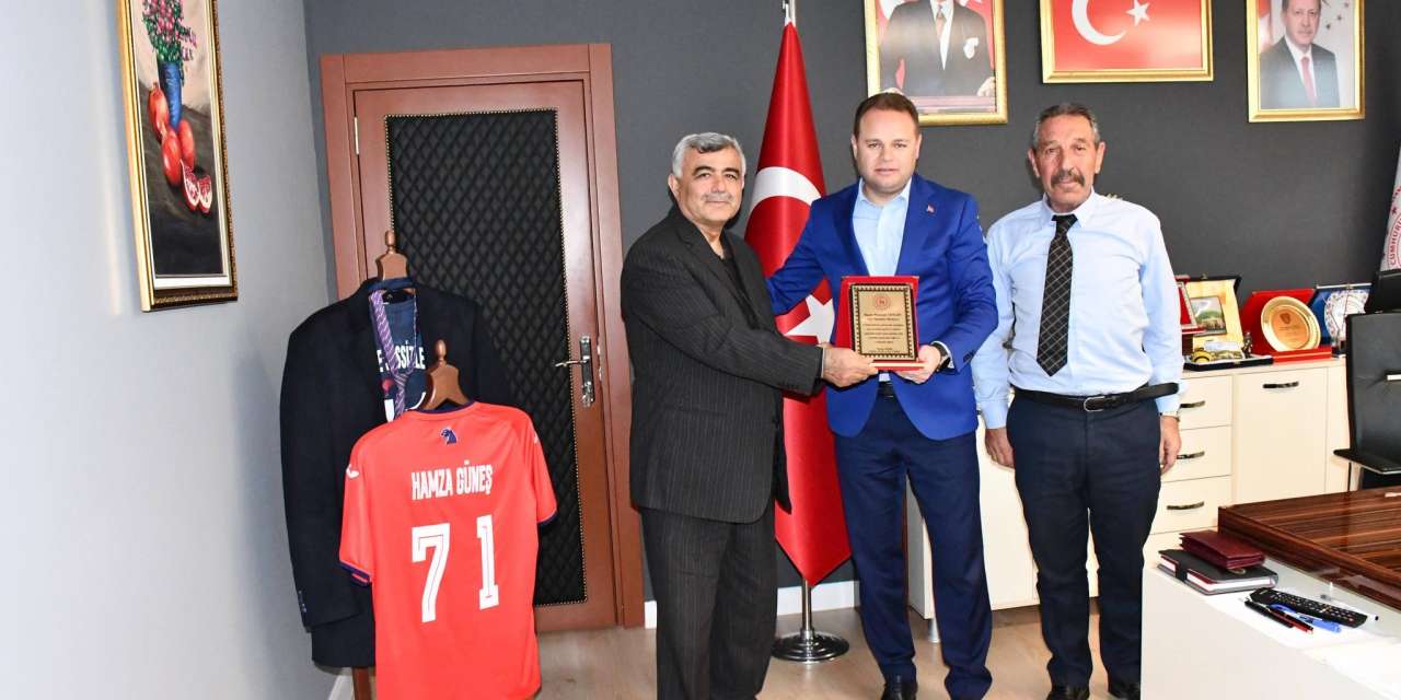 yillarin-yorgunlugu-bir-plaketle-taclandi