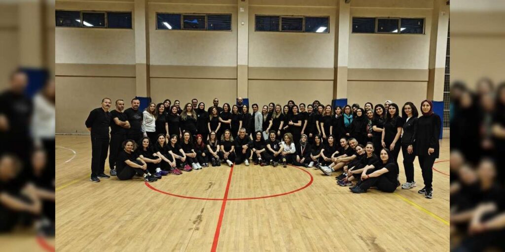 ogretmen-ogretmenlere-ders-verdi,-turkiye’de-ilki-gerceklestirdi