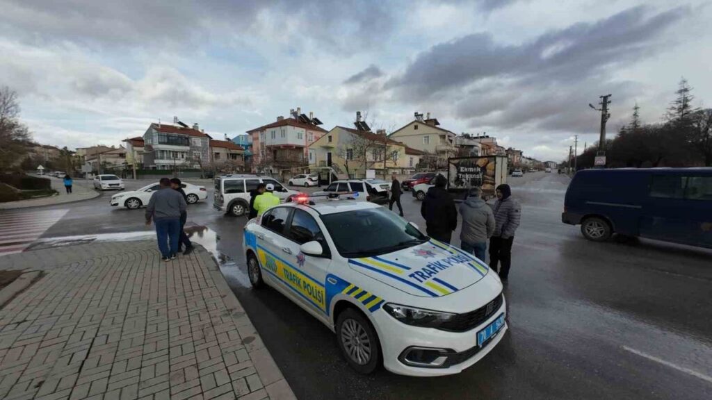 otomobille-hafif-ticari-arac-carpisti:-1-yarali