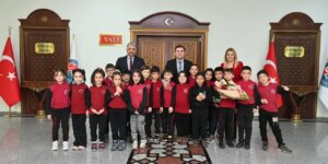 Kırıkkale Valisi Sarıibrahim’den minik misafirlerine sıcak karşılama