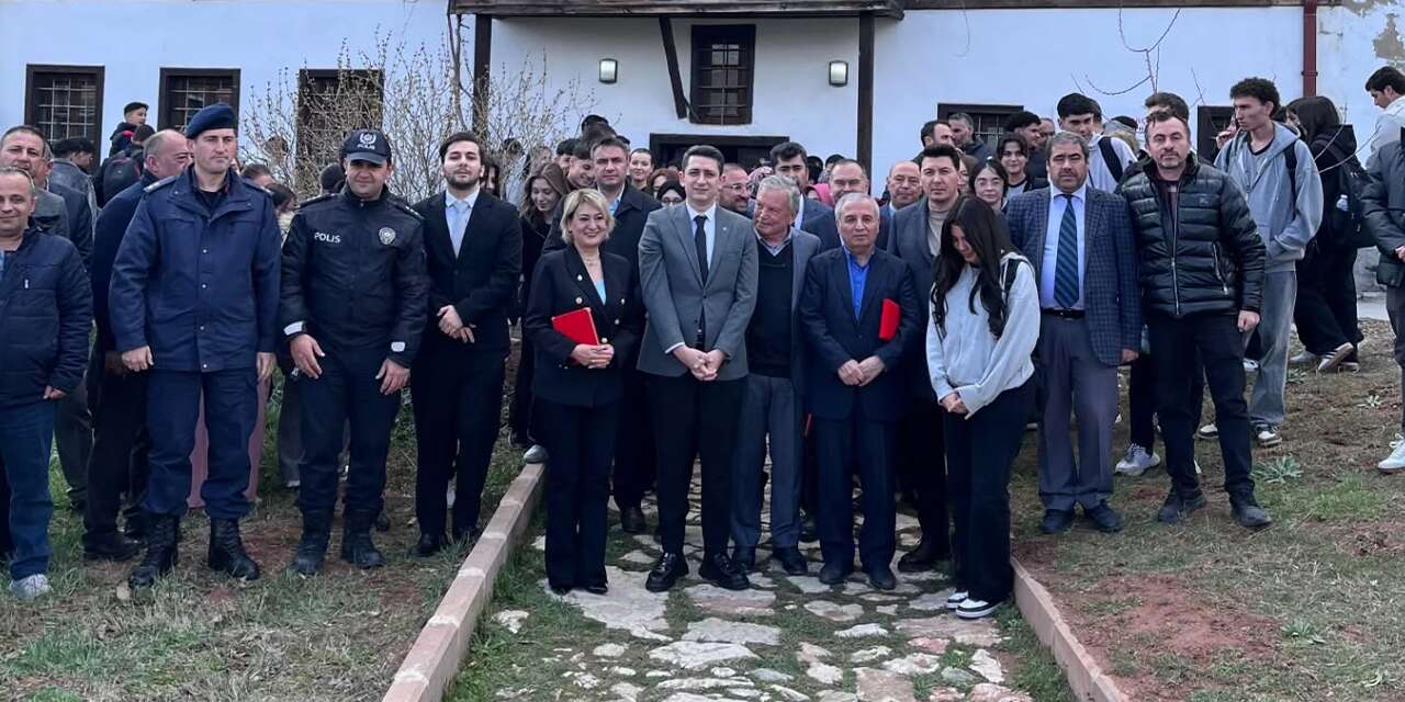 keskin’de-yazarlar-ogrencilerle-bir-araya-geldi