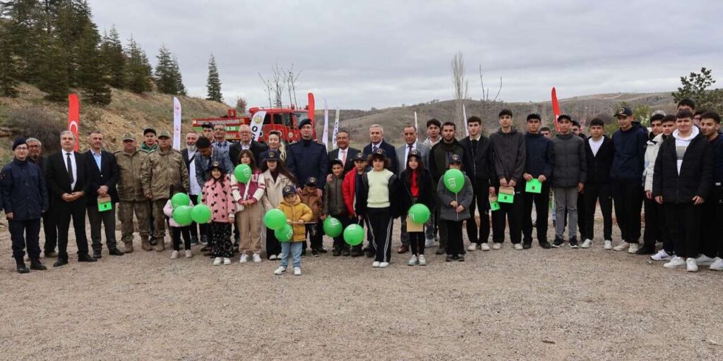 hasandede-koyu’nde-fidanlar-toprakla-bulustu