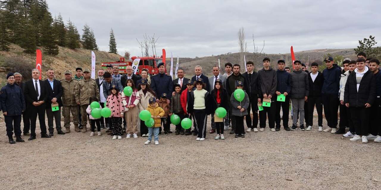 hasandede-koyu’nde-fidanlar-toprakla-bulustu