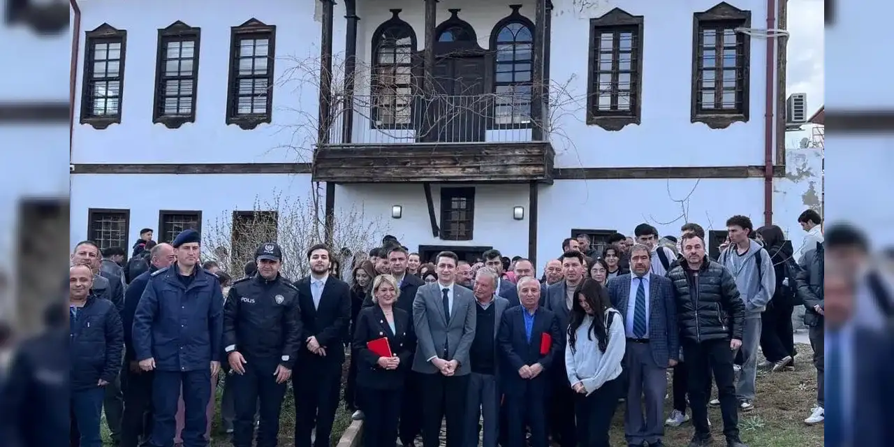 usta-kalemler-anlatti,-gencler-hayran-kaldi:-keskin’de-unutulmaz-gun