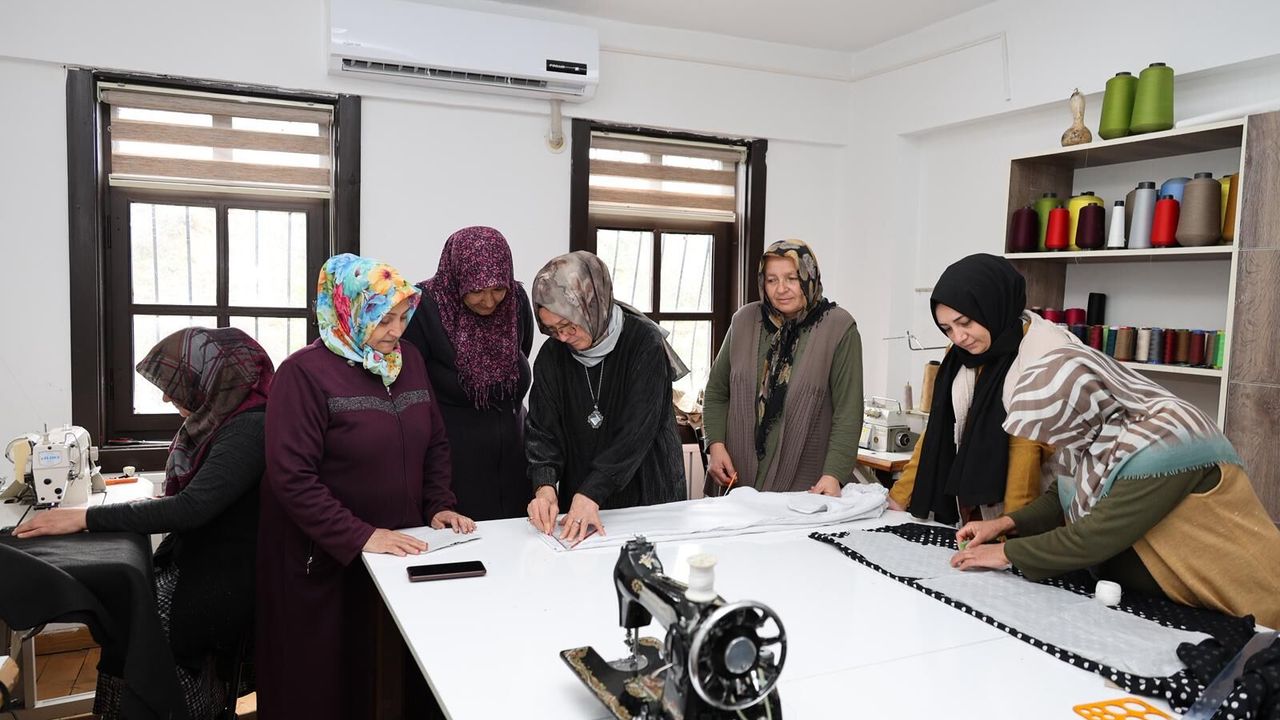 asagimahmutlar’da-kadinlar-kursla-ureterek-gucleniyor