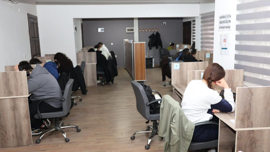 gencler-sinava-belediye-destegiyle-hazirlaniyor