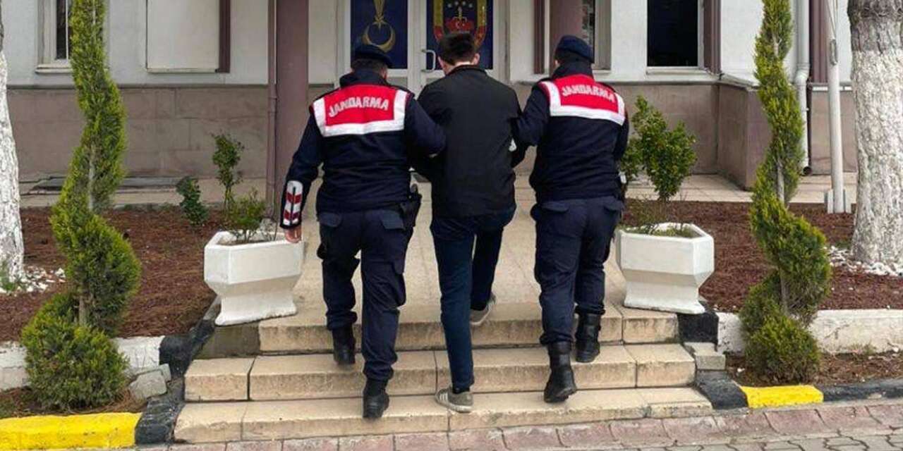 aranan-iki-hukumlu-jandarma-operasyonuyla-yakalandi