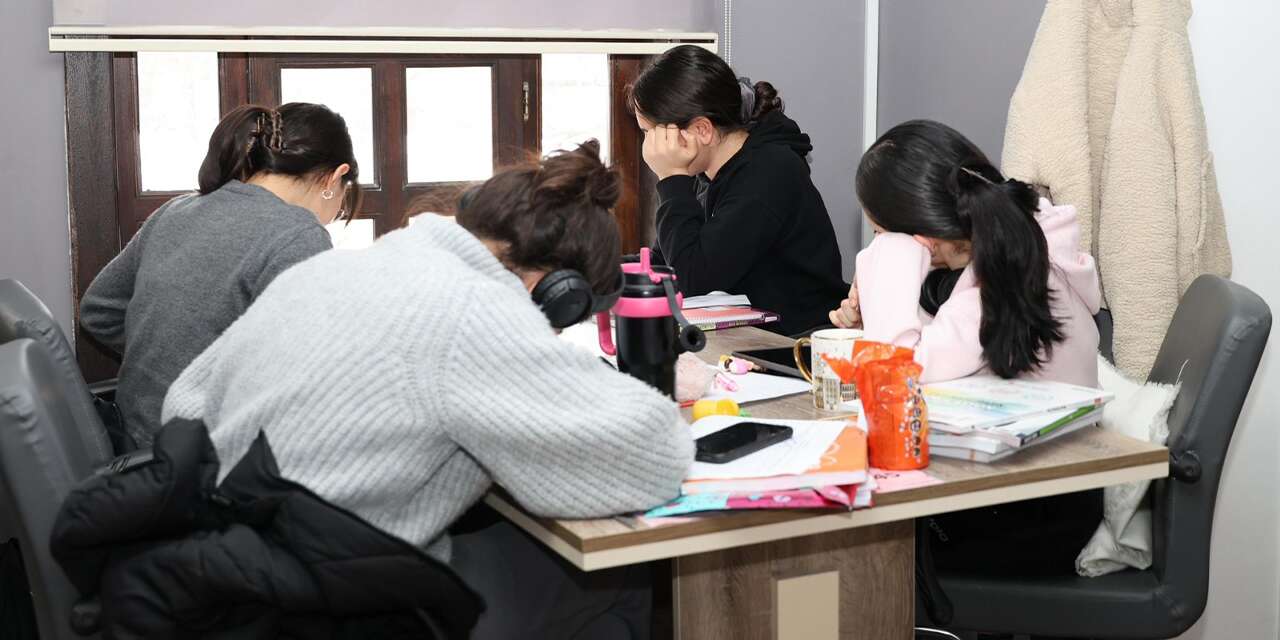 yks-adaylarina-“uykusuz-kutuphane”-destegi